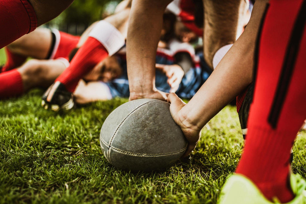 can you wear gloves in rugby 